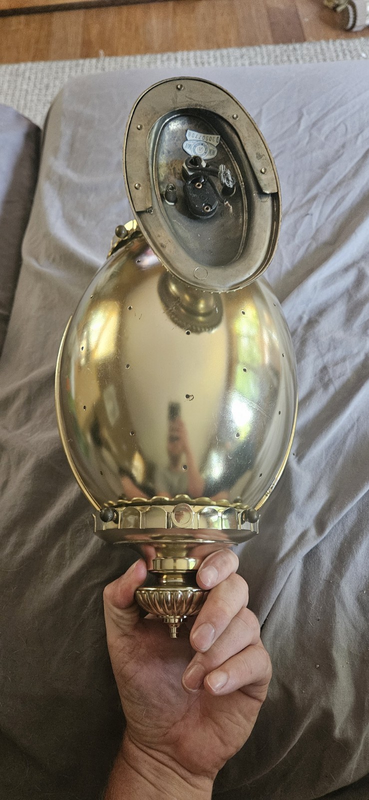 Budweiser Wall Sconce «Gold Metal» & Plastic Shade Indoor Antique Light.
