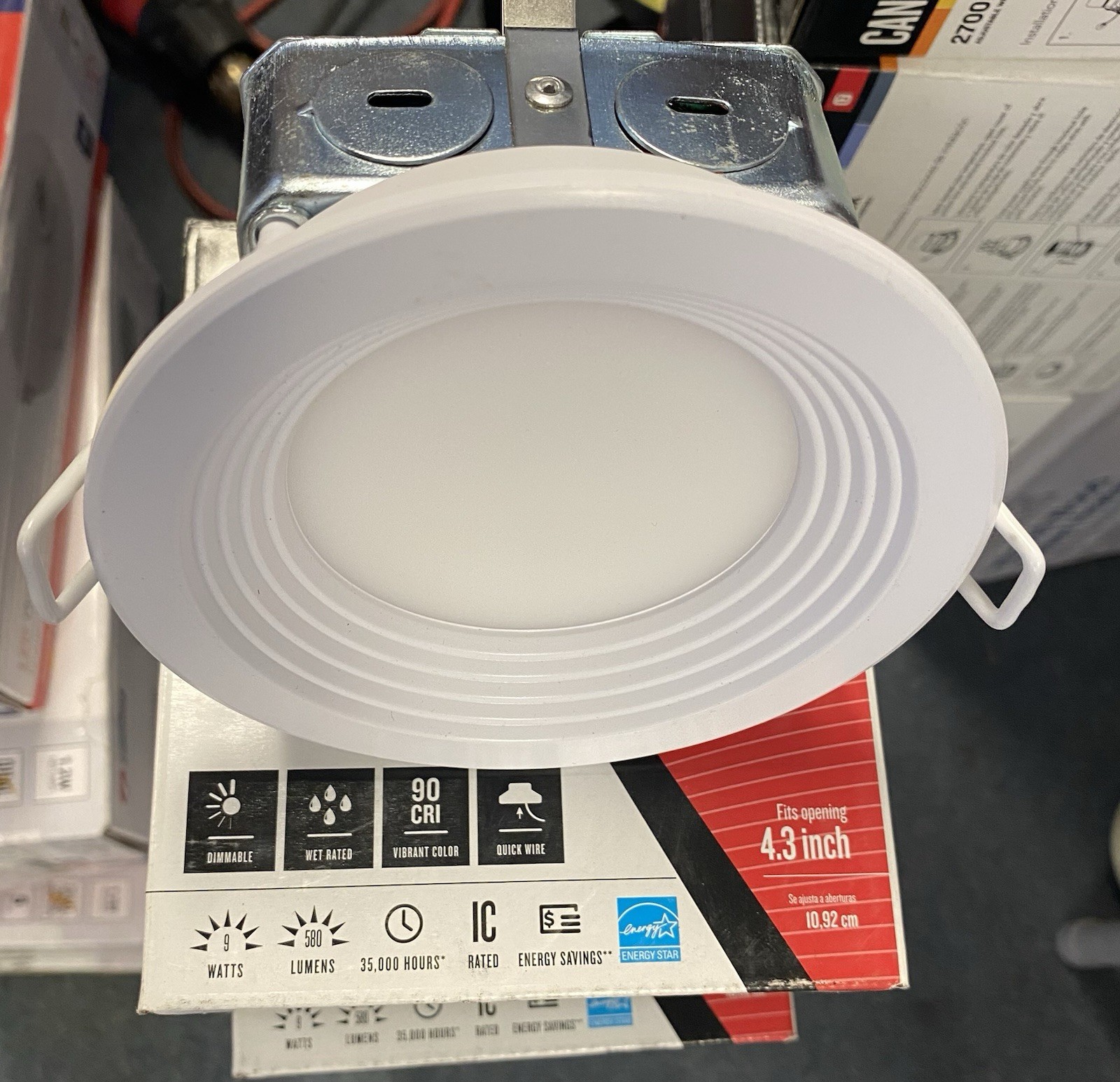 Utilitech Color Changing White 4-in 580 -Lumens Switchable Round Dimmable LED