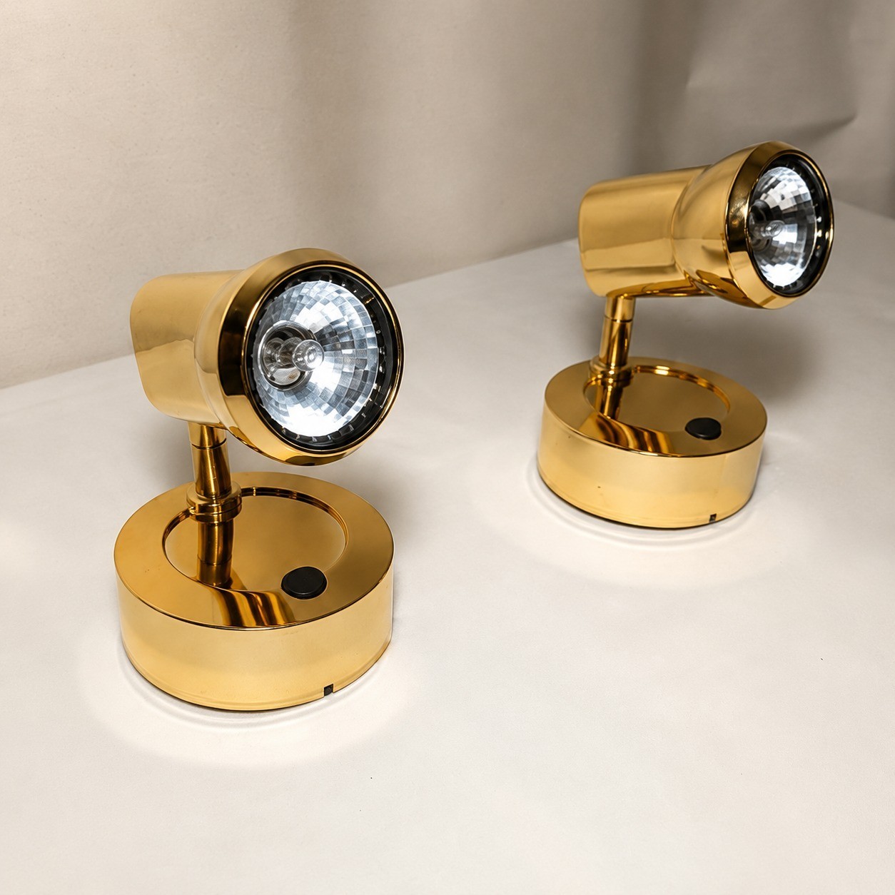 Modern Gold Wall Sconce, Adjustable Spotlight Bedside Lamp, Minimalist Lighting