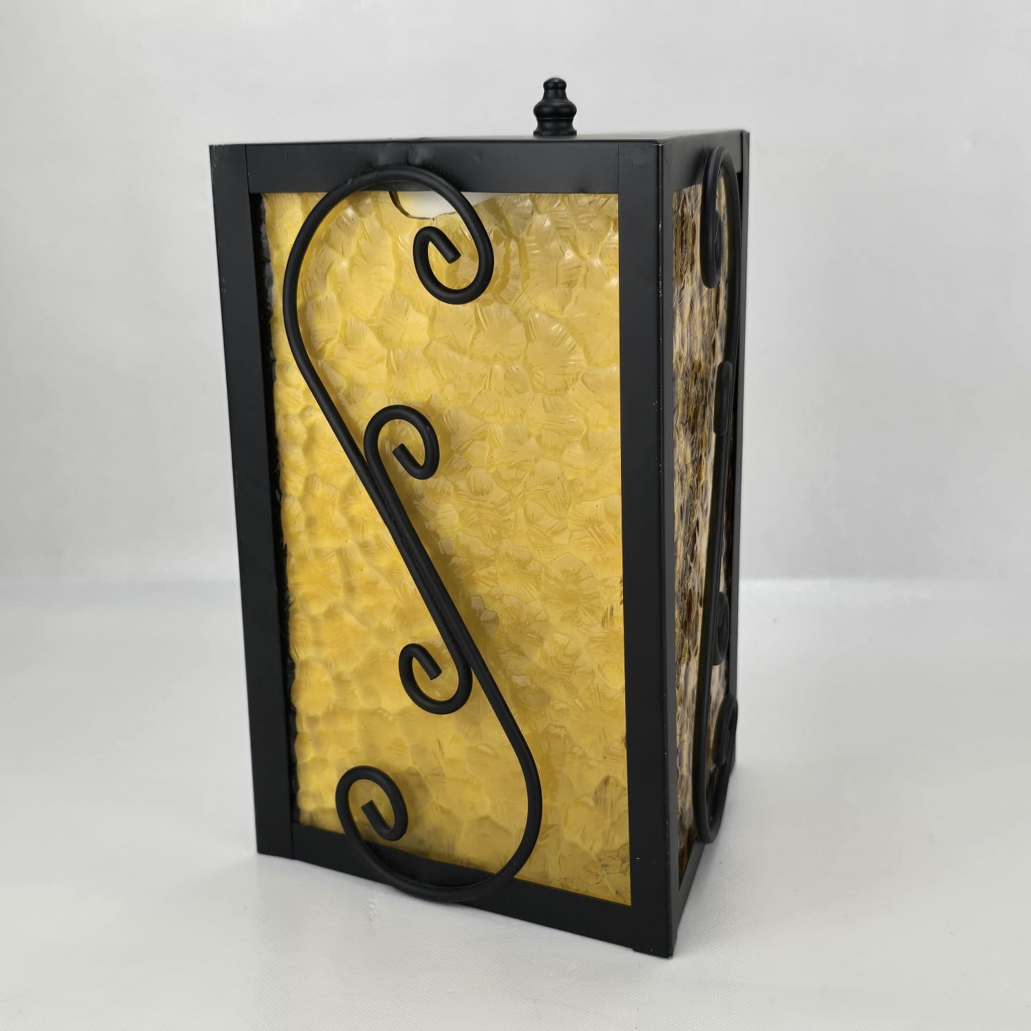 American Lantern 670 Wall Sconce Black/Amber Vintage 10.75″ x 7.5″ x 7.5″