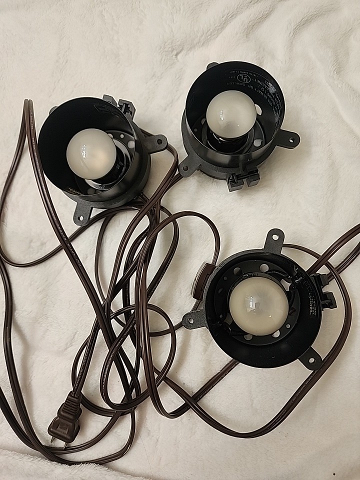 Lot of 3 Recessed Under Cabinet Puck Lights Black Housing with Bulbs & Power
