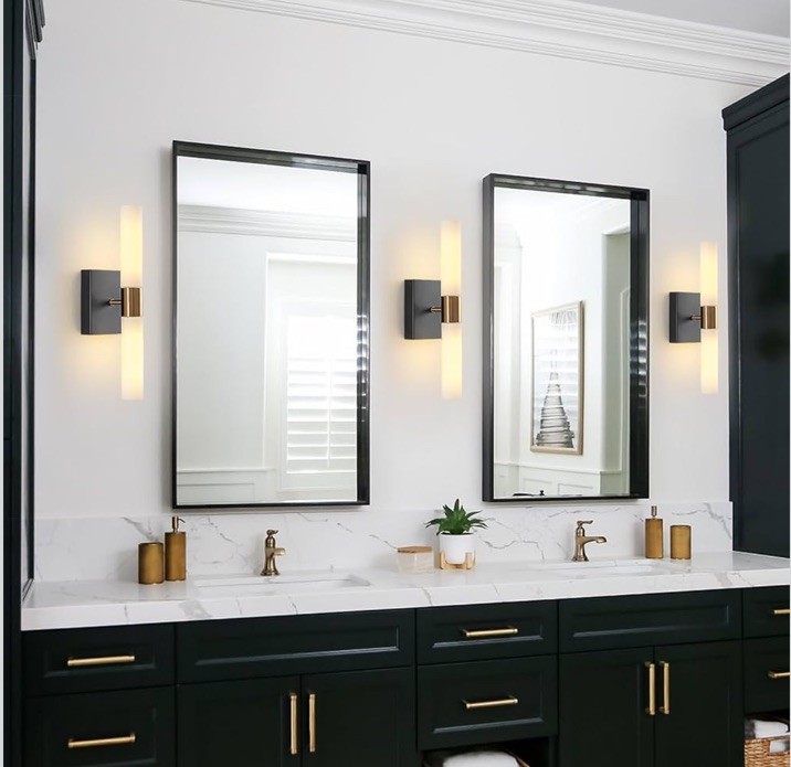 Kuzzull Wall Lamp (Black & Brass)
