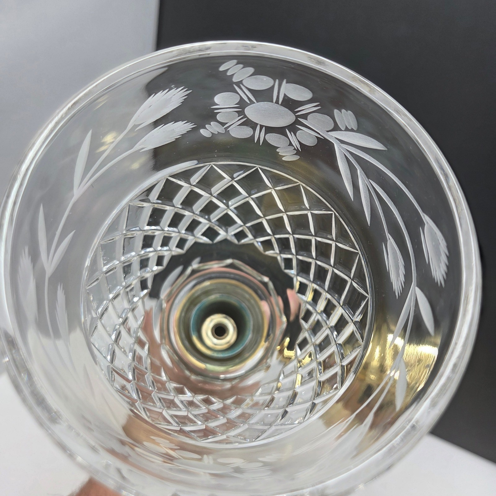 Vintage Brass Wall Sconce Etched Crystal Hurricane Shade Gold Tone 14″ Floral