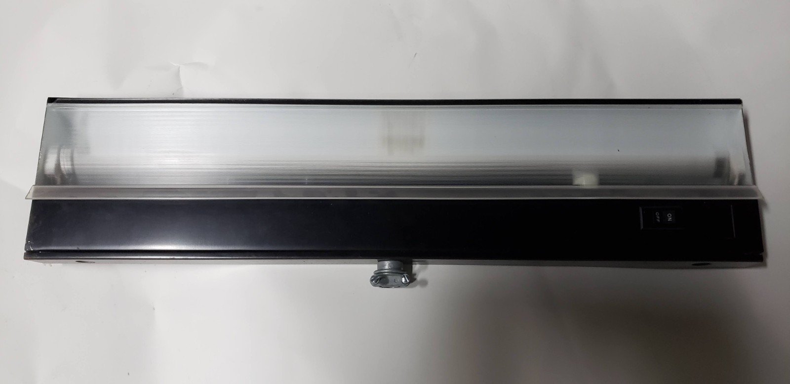 21 In. Fluorescent Black Under Cabinet Light Lighting Fixture Hardwired 120v