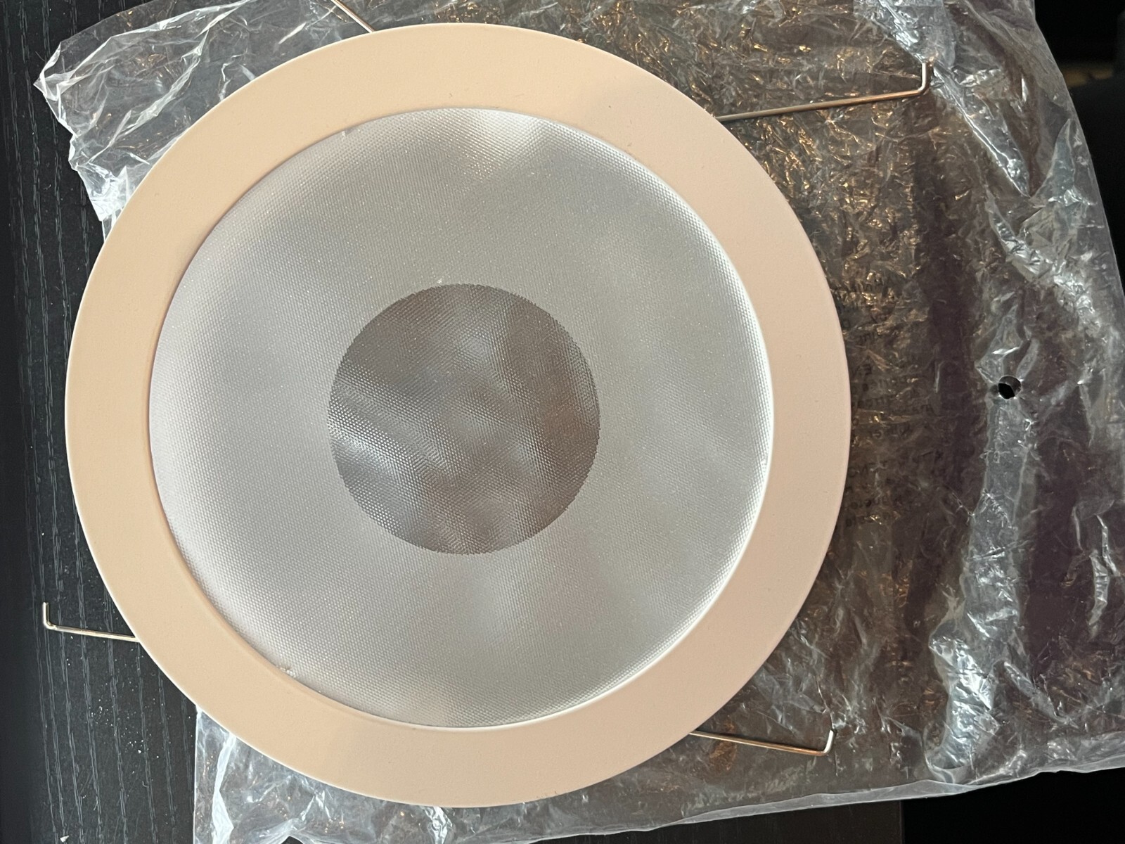 Elco Lighting 6″ White Shower Trim W/ Frosted Lens and Clear Center