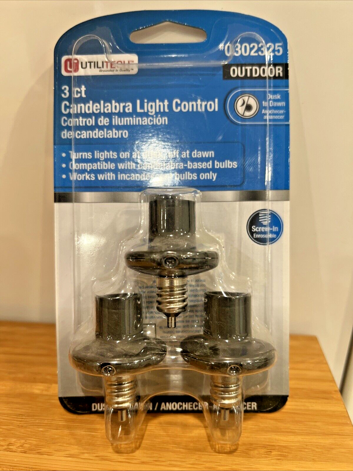 3-Pack Utilitech Bronze Dusk-to-Dawn Candelabra Light Control Save Energy Safety