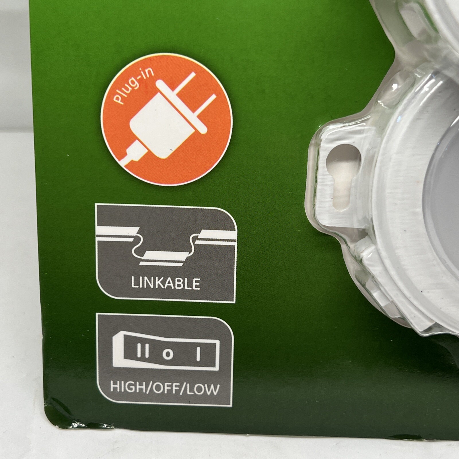 GE 3 LED Puck Lights 450 Lumens Linkable Lights Brand New