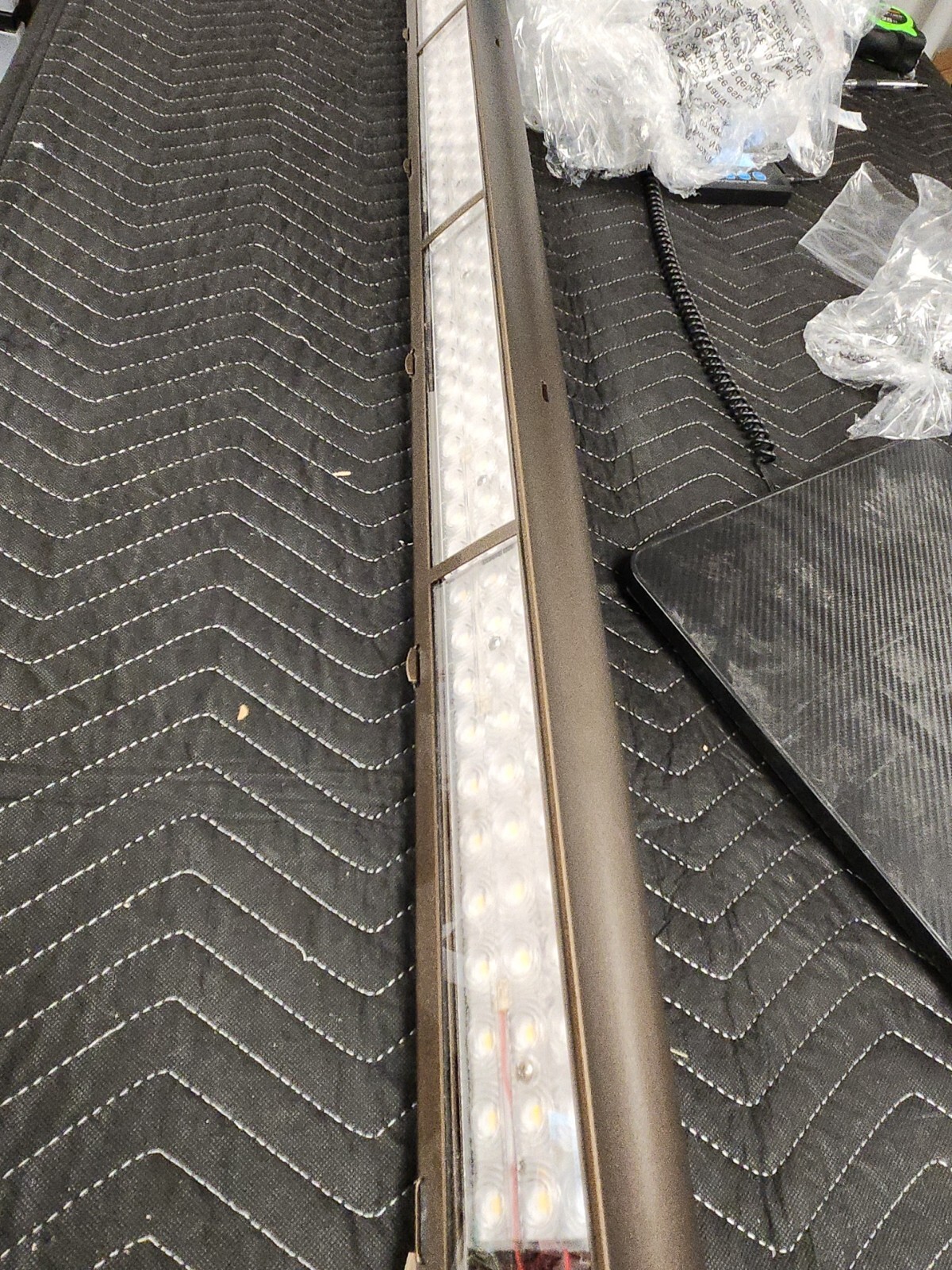 Advantus OV2110 Series 48″ Led Outdoor Wall/Ceiling Bronze Unit