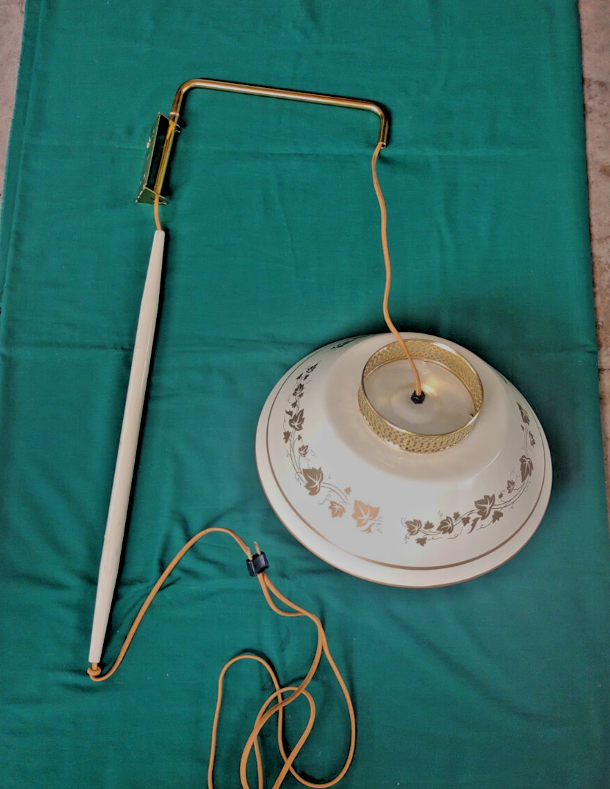 Vtg Toleware Cream Metal Hanging Plug In Wall Sconce/Reading Lamp/Swag-w/Bracket