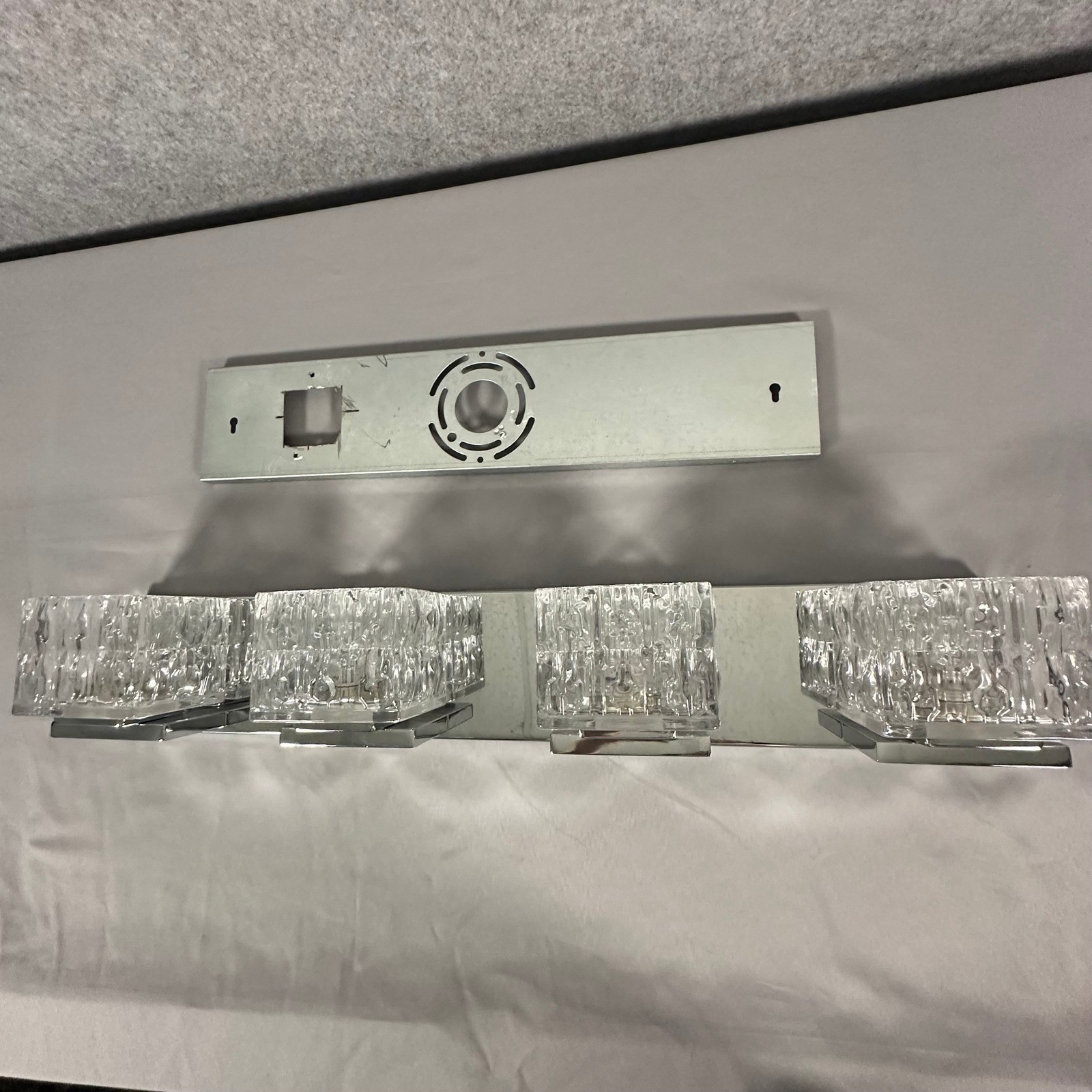 Unbranded 4-Light Vanity Sconce 29″ Silver Textured Ice Glass Chrome Modern