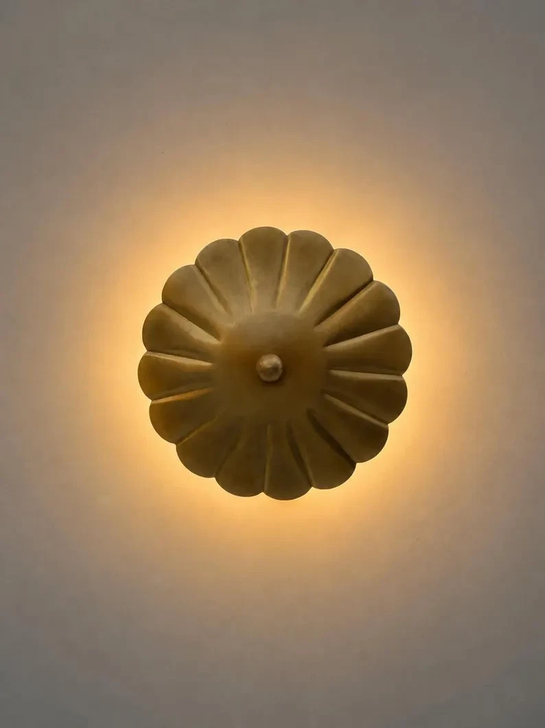 Brass Flower Shade Wall Sconce: Vintage Style Wall Lamp