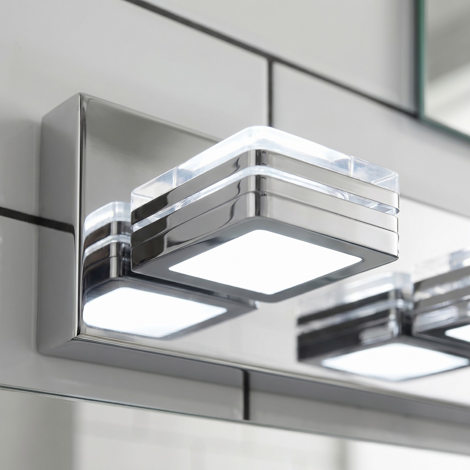 52 inch Chrome Dimmable LED Vanity Light 8-Lights Wall Fixture Bathroom Mirror