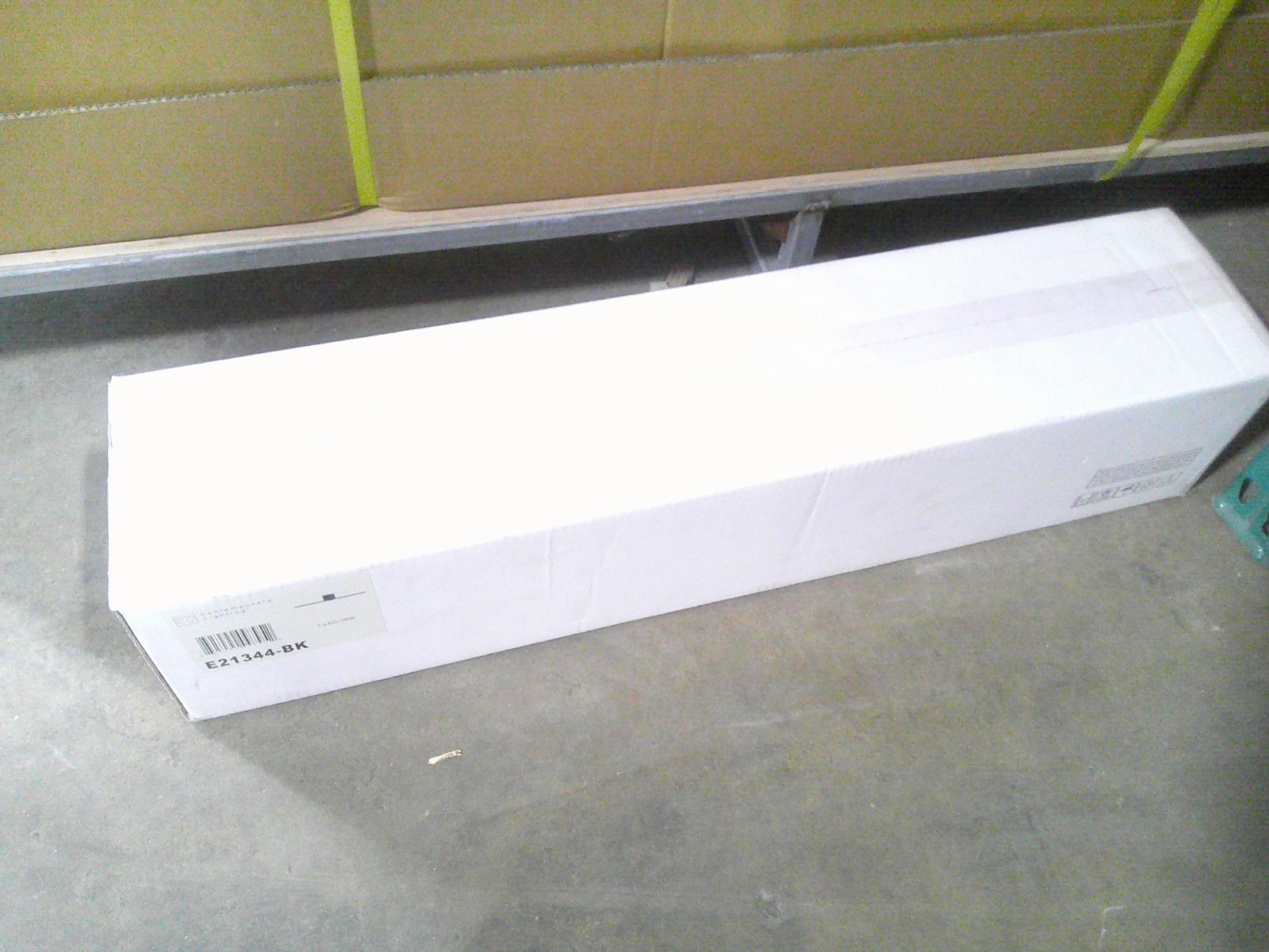 ET2 Mona 30″ LED Picture Light 3000K 900 Lumens 120-277V Black E21344-BK