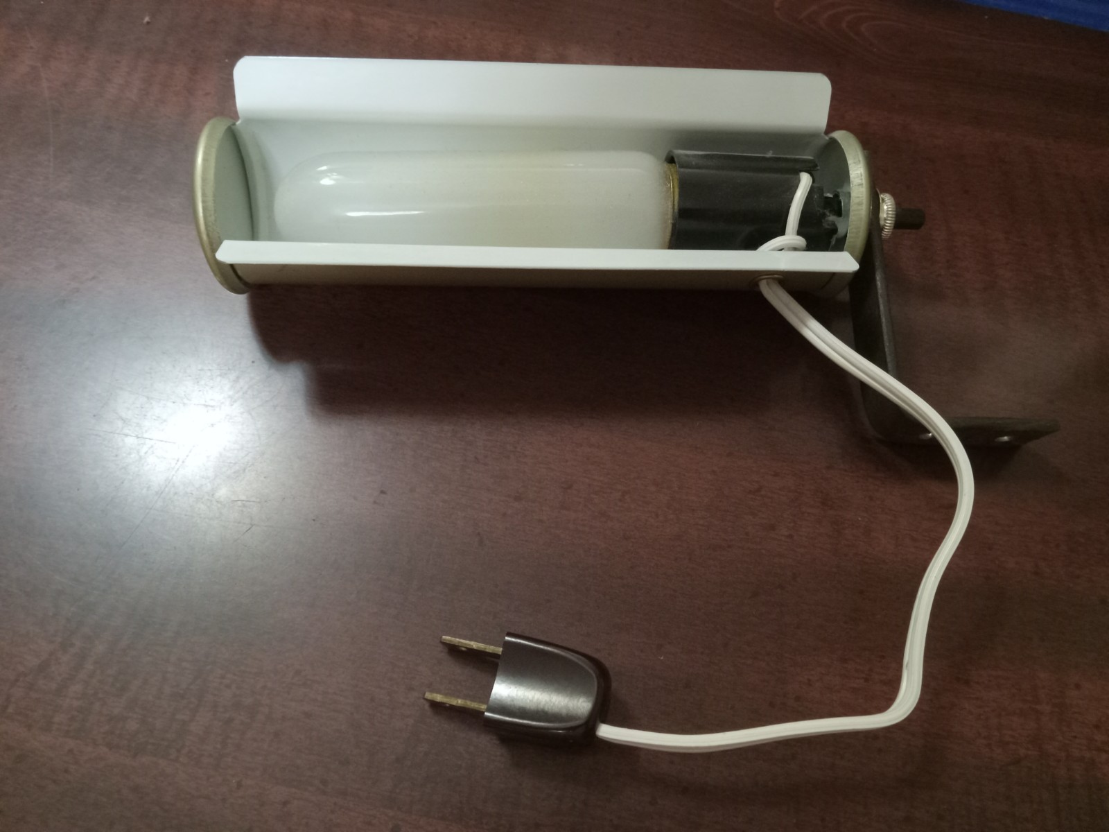 Picture Light Fluorescent Fixture, Contemporary Silver-Gray, Multi-Use, 6.75″