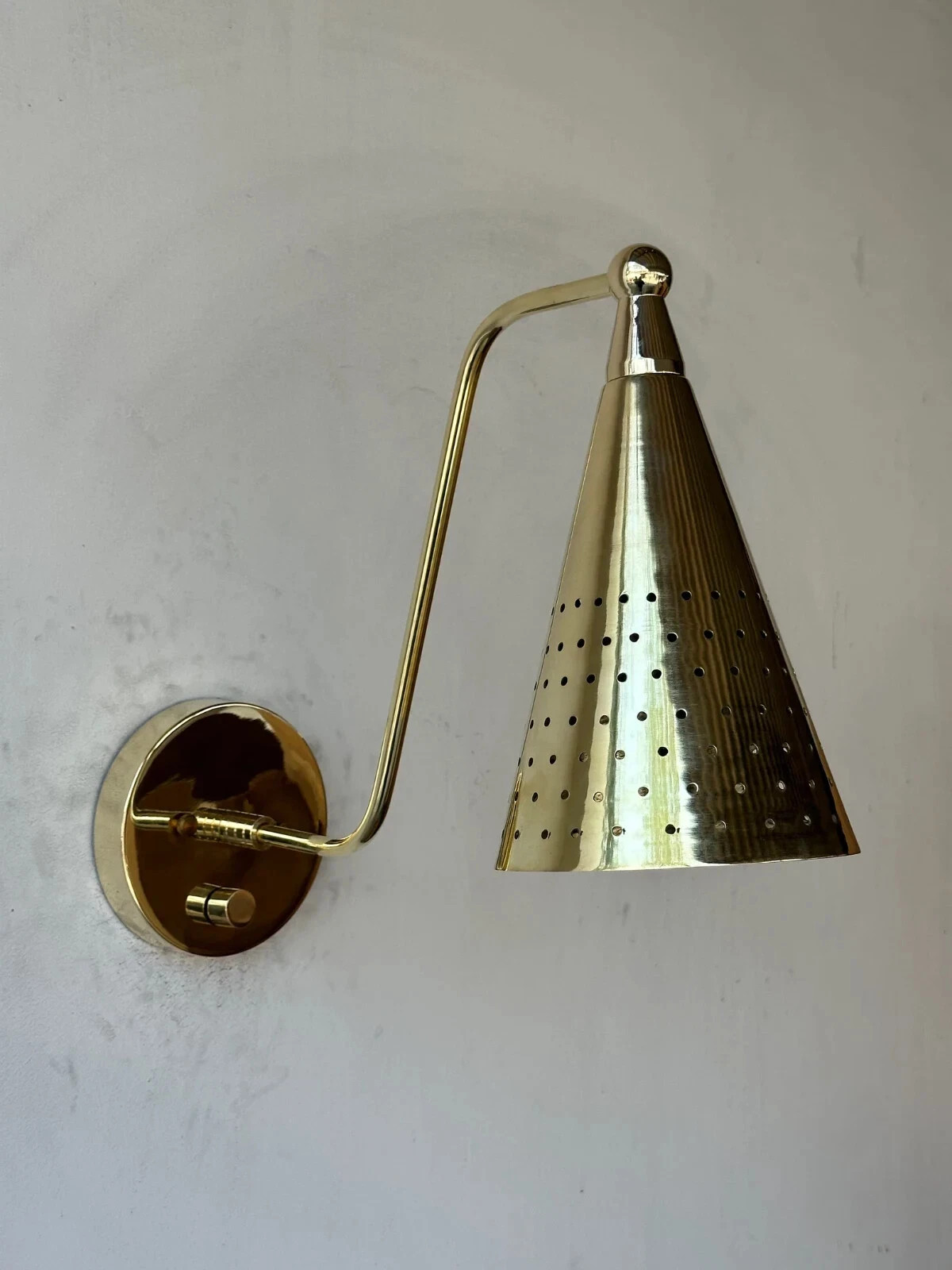 One Light Wall Sconce Mid-Century Modern Stilnovo Style Brass Wall Lamp Fixture