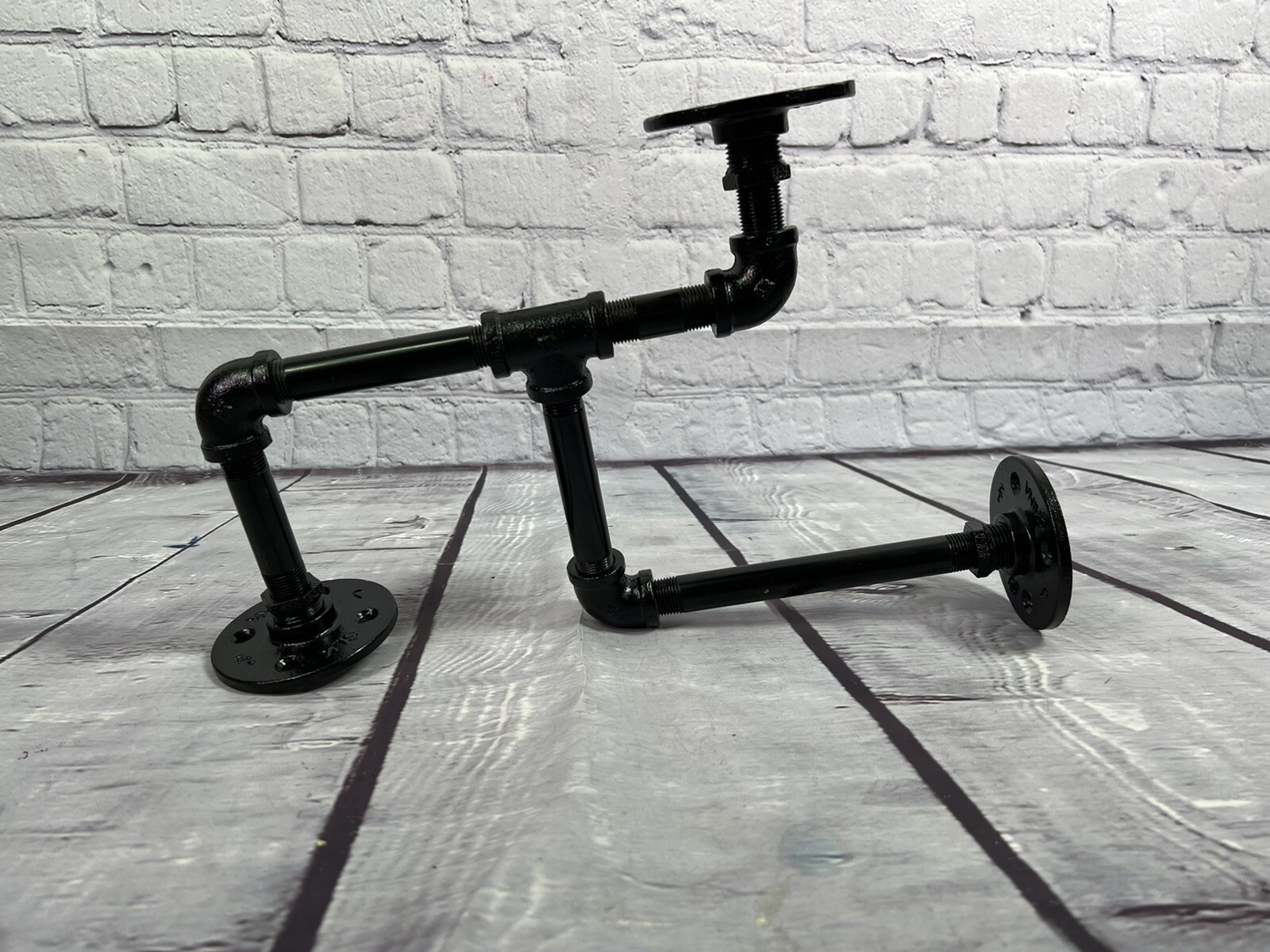 Industrial Maze Pipe 3-Head Iron Wall Mount Indoor Decor
