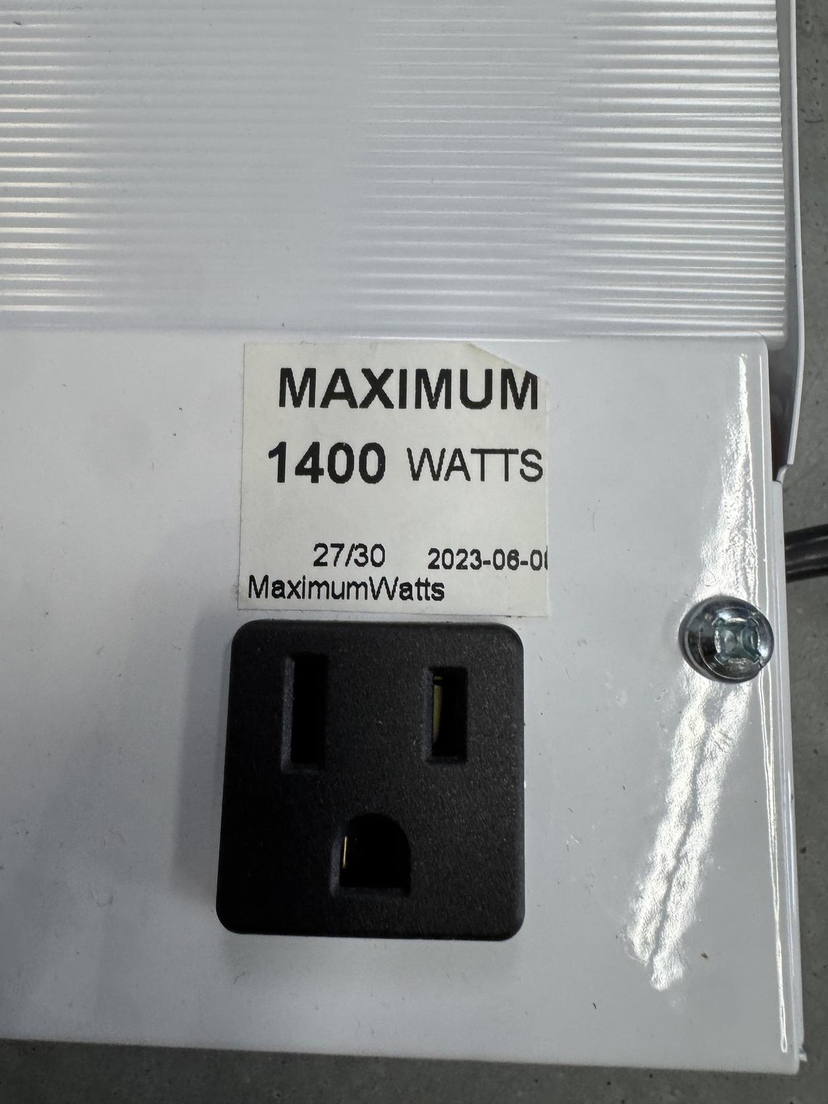 18 Inch White Under Cabinet Light Fixture w/ Outlet & Switch 120V 1400W