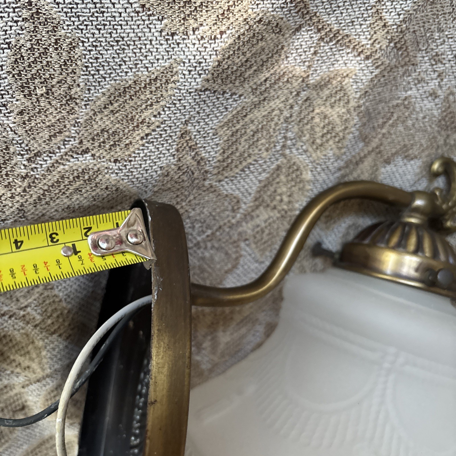 Vtg Lavery & Co Brass Wall Sconce Fixture 9” Drape Tassel Frosted Shade 5”