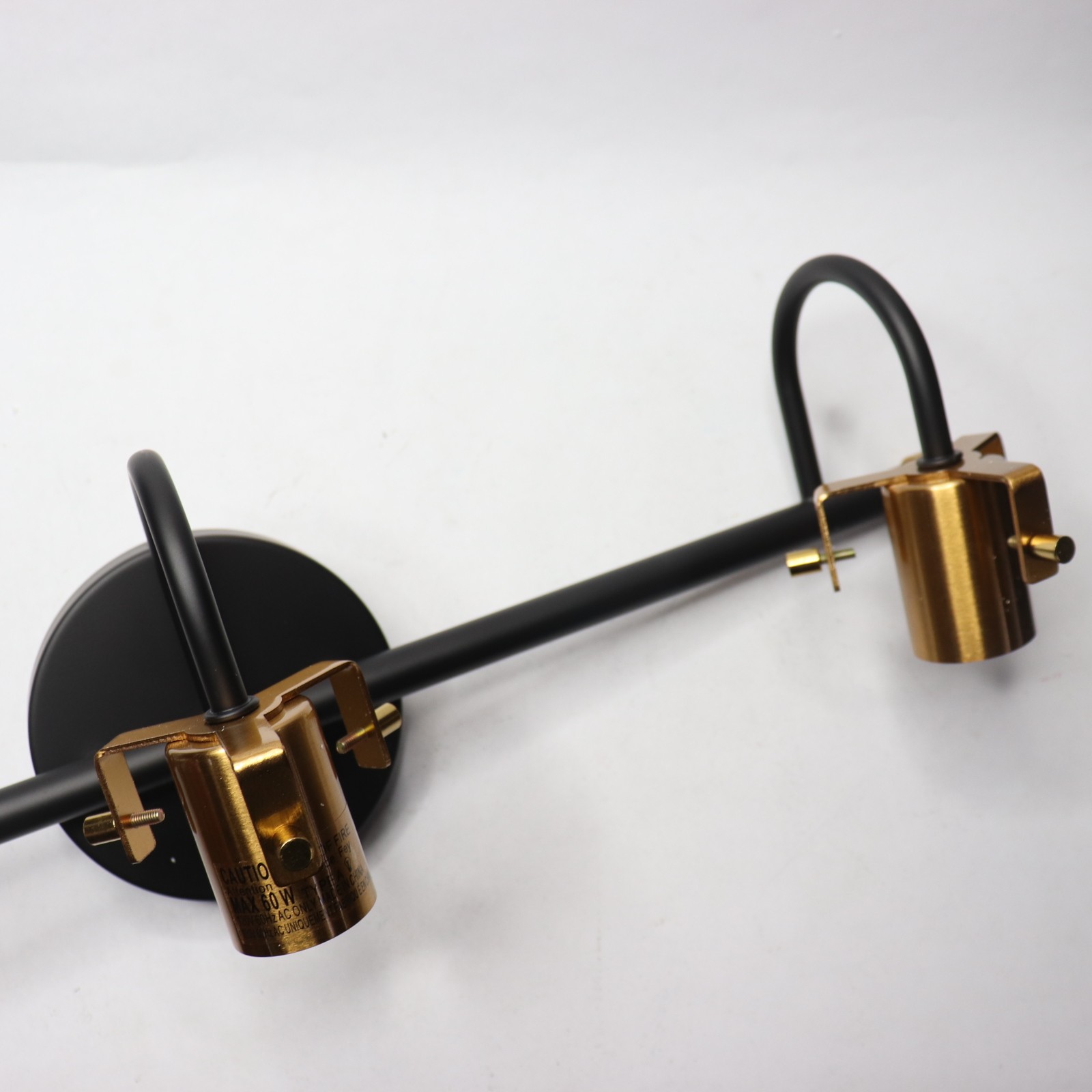 Aidtyrtm 3-Light Vanity Light Black and Brass A05080W3
