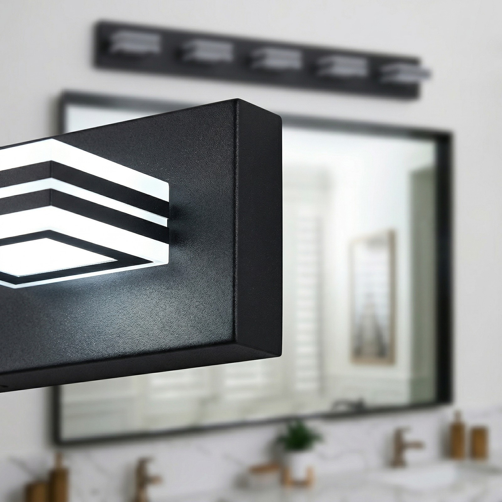 Arlgsite LED Modern Bathroom Vanity Light Fixtures (5-Light,32-Inch) Matte Black