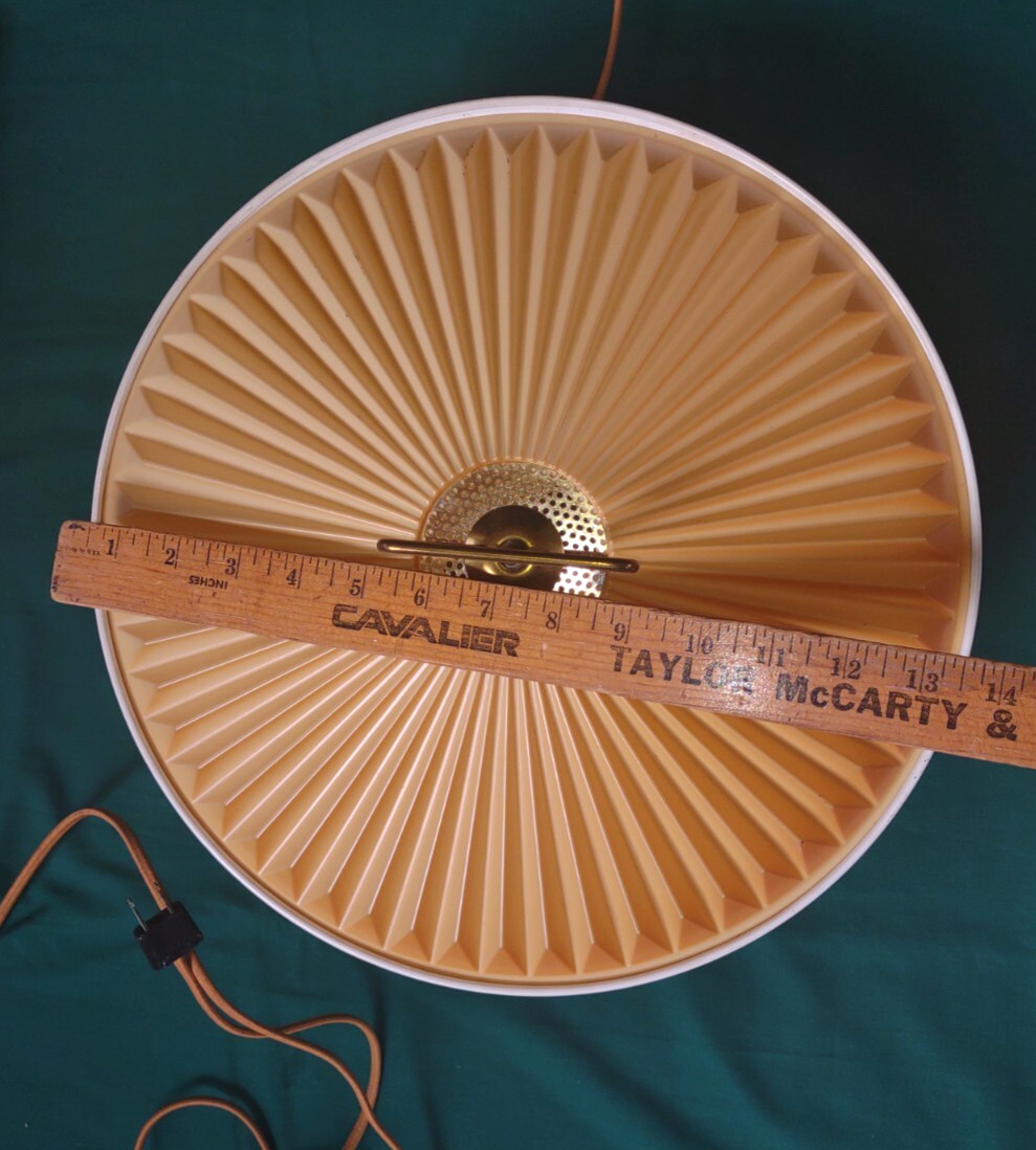 Vtg Toleware Cream Metal Hanging Plug In Wall Sconce/Reading Lamp/Swag-w/Bracket