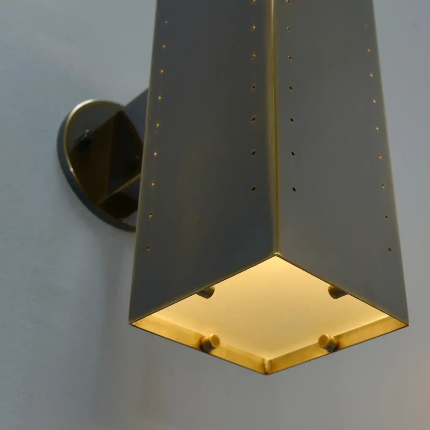 MinLulith Sconce PB Modern Brass Wall Light Mid-Century Style Decorative Sconce