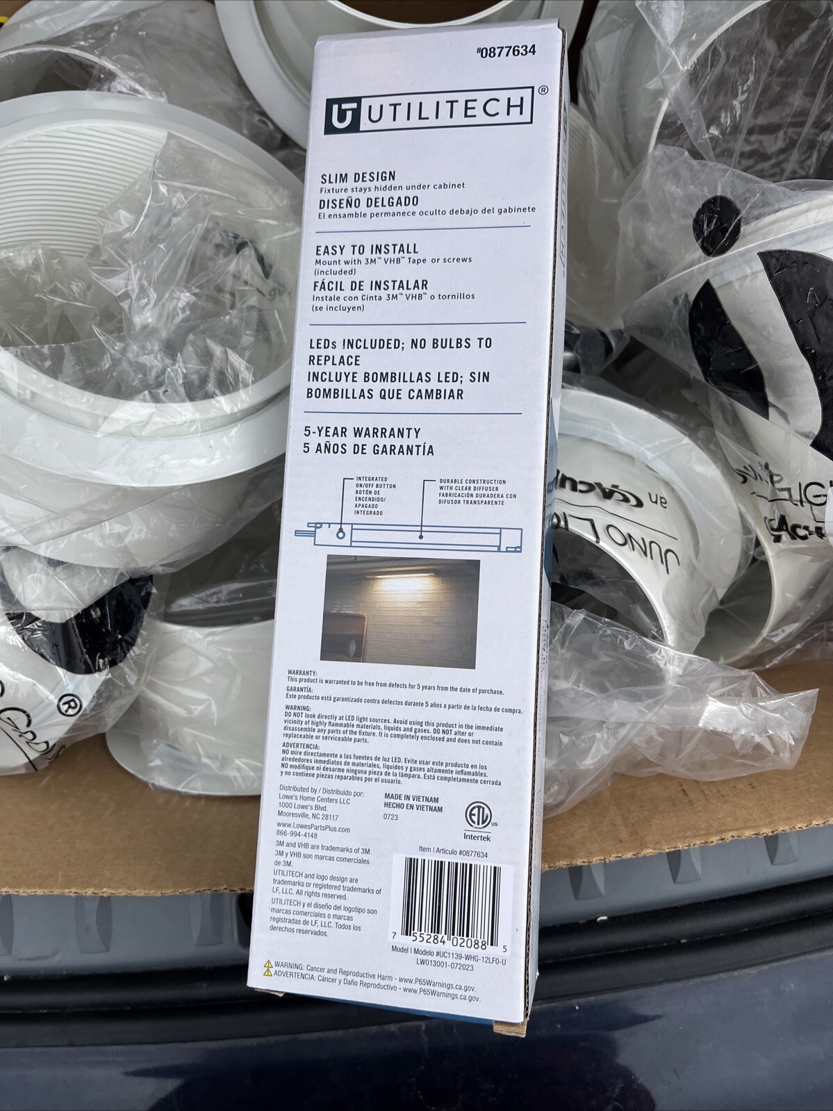 NEW Utilitech 12Inch Plug In Undercabinet Light 300 Lumen #0877634