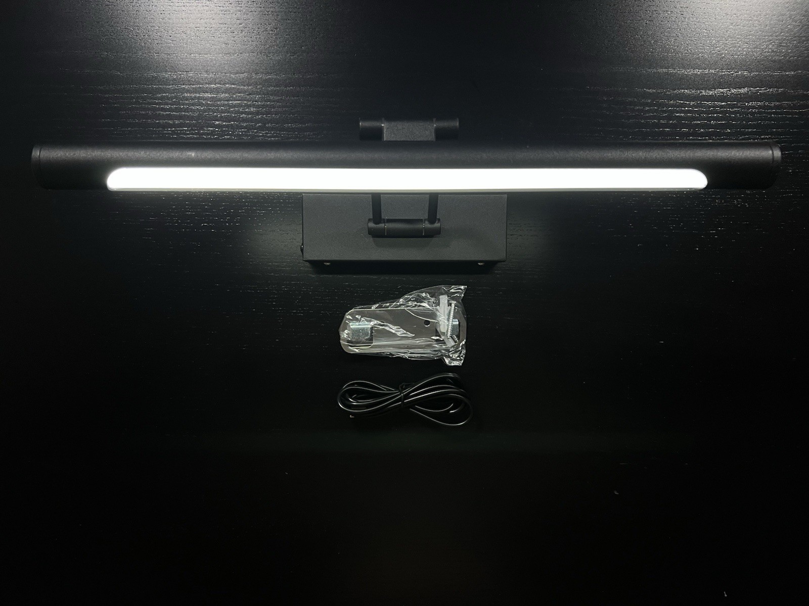 BETTERBEAM Helena Black Rechargeable LED Adjustable Picture Light 1-Pack 24582