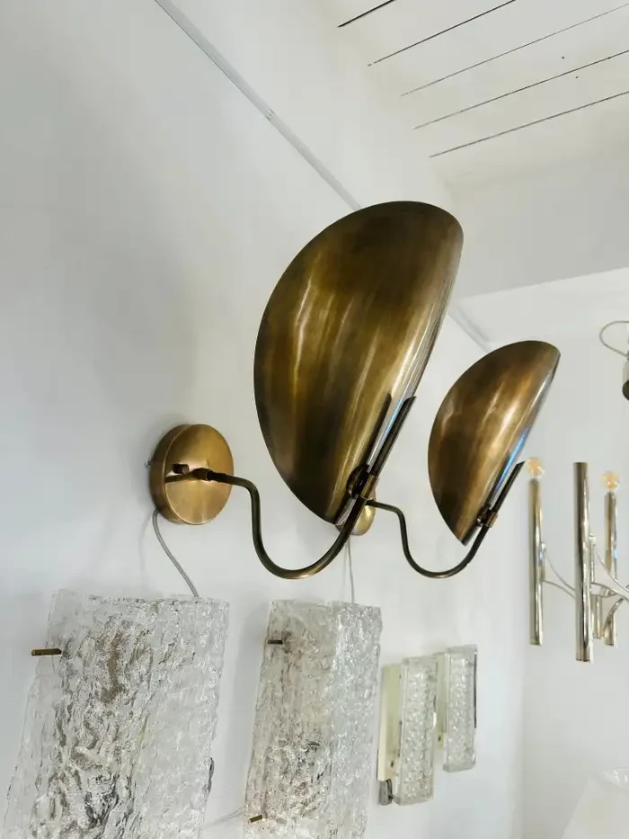 Pair of Large Contemporary Polished Brass «Beetle» Wall Sconce Light Uplighters
